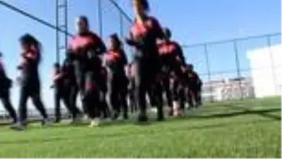 BALIKESİR - Yüksekova Belediyespor Bayan Futbol Takımı Ayvalık'ta kampa girdi BALIKESİR - Yüksekova Belediyespor Bayan Futbol Takımı Ayvalık'ta kampa girdi