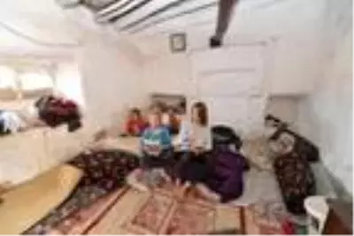 Banyosuz, toprak damlı evde yaşam mücadelesi veren 7 kişilik aile yeni evlerine kavuştu Banyosuz, toprak damlı evde yaşam mücadelesi veren 7 kişilik aile yeni evlerine kavuştu