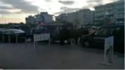 Bir kişinin öldüğü silahlı kavgayla ilgili 3 şüpheli tutuklandı Bir kişinin öldüğü silahlı kavgayla ilgili 3 şüpheli tutuklandı