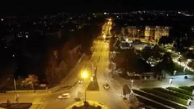 Bolu, sokağa çıkma kısıtlamasıyla sessizliğe büründü Bolu, sokağa çıkma kısıtlamasıyla sessizliğe büründü