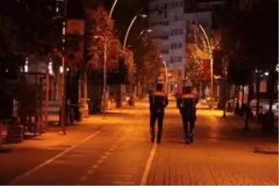 Bolu, sokağa çıkma kısıtlamasıyla sessizliğe büründü Bolu, sokağa çıkma kısıtlamasıyla sessizliğe büründü