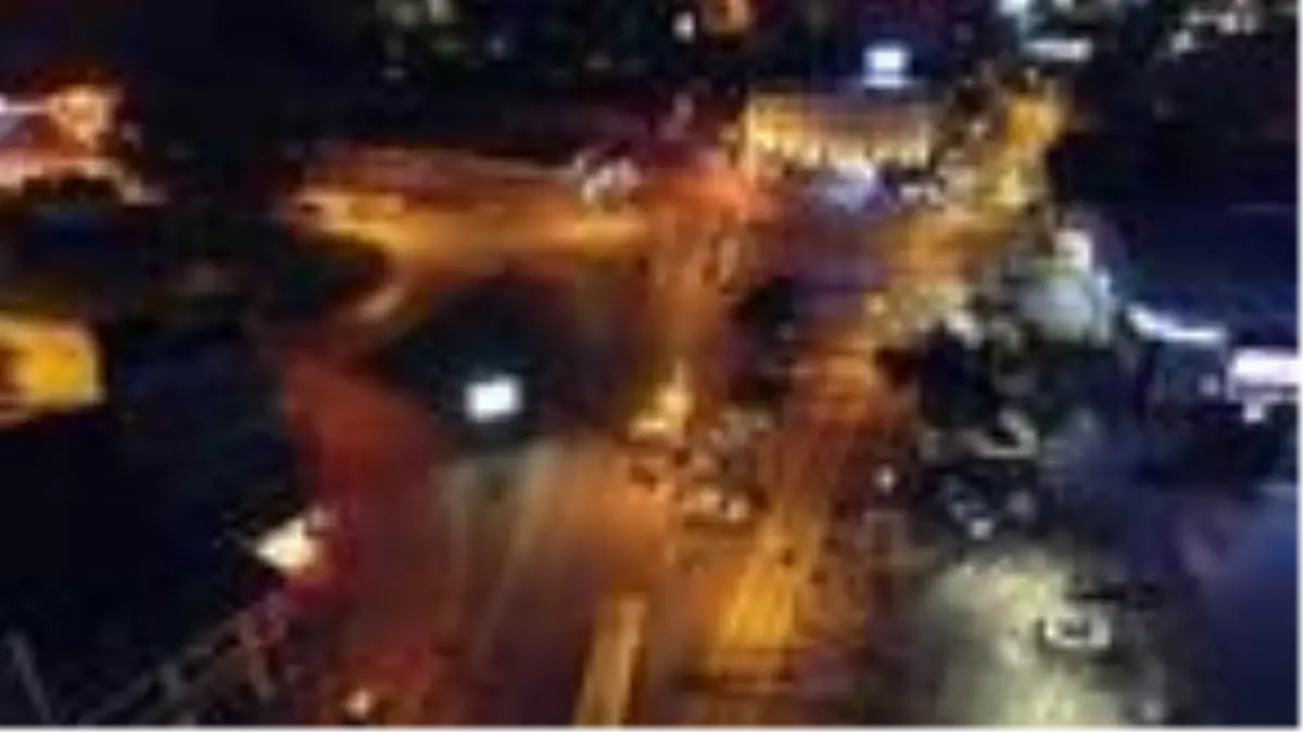 Bursa'da cadde ve meydanlar boş kaldı