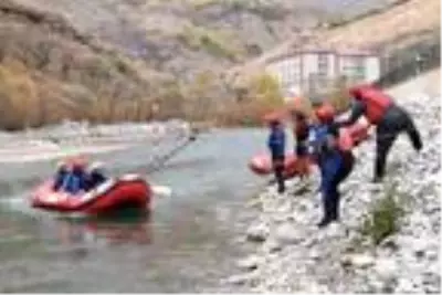 Son dakika... Çatak'ta 'Arama Kurtarma Operasyon Merkezi' kuruldu Son dakika... Çatak'ta 'Arama Kurtarma Operasyon Merkezi' kuruldu