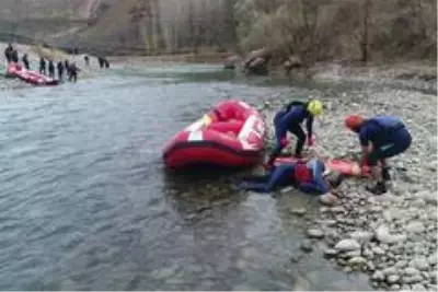 Son dakika... Çatak'ta 'Arama Kurtarma Operasyon Merkezi' kuruldu Son dakika... Çatak'ta 'Arama Kurtarma Operasyon Merkezi' kuruldu