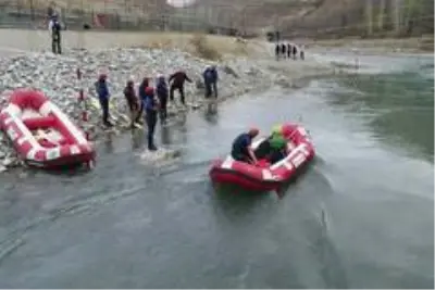 Son dakika... Çatak'ta 'Arama Kurtarma Operasyon Merkezi' kuruldu Son dakika... Çatak'ta 'Arama Kurtarma Operasyon Merkezi' kuruldu