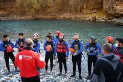 Son dakika... Çatak'ta 'Arama Kurtarma Operasyon Merkezi' kuruldu Son dakika... Çatak'ta 'Arama Kurtarma Operasyon Merkezi' kuruldu
