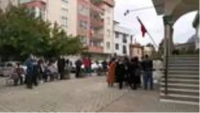 Cipin çarpması sonucu ölen kadın toprağa verildi Cipin çarpması sonucu ölen kadın toprağa verildi