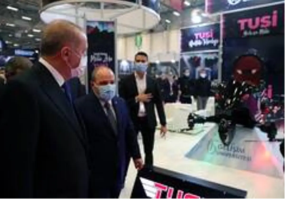Cumhurbaşkanı Erdoğan, uçan araba TUSİ'yi inceledi