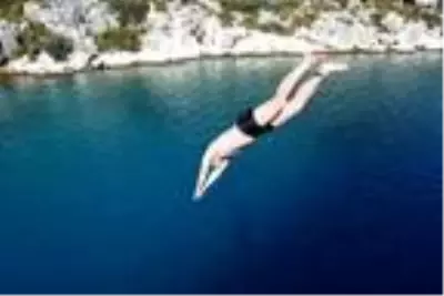 Demre'de bitmeyen yazın keyfini turistler çıkarıyor Demre'de bitmeyen yazın keyfini turistler çıkarıyor