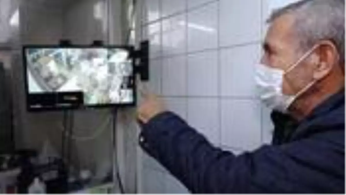 Dolandırıldığını sanıp kamera kayıtlarını izledi, iş yerinin soyulduğunu fark etti