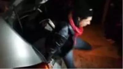 'Dur' ihtarına uymayan otomobilden 10 düzensiz göçmen çıktı 'Dur' ihtarına uymayan otomobilden 10 düzensiz göçmen çıktı