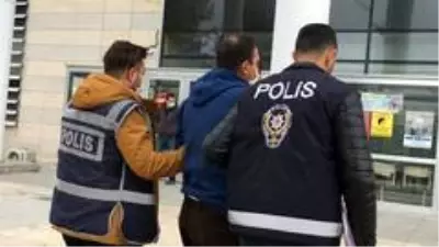 Elazığ'da şok baskınla yakalanan uyuşturucu taciri tutuklandı Elazığ'da şok baskınla yakalanan uyuşturucu taciri tutuklandı