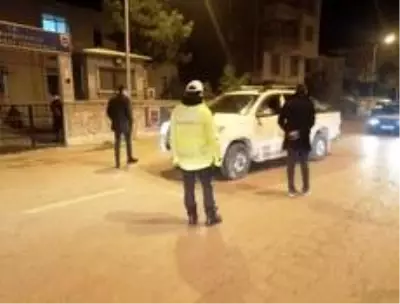 Son dakika haberi: Emet'te polis ve jandarma ekiplerinden denetim Son dakika haberi: Emet'te polis ve jandarma ekiplerinden denetim