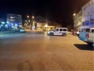 Son dakika haberi: Emet'te polis ve jandarma ekiplerinden denetim Son dakika haberi: Emet'te polis ve jandarma ekiplerinden denetim