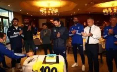 Erol Bulut'a 100. maç sürprizi Erol Bulut'a 100. maç sürprizi