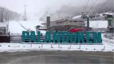 Erzurum'da soğuk hava ve sis etkili oluyor Erzurum'da soğuk hava ve sis etkili oluyor