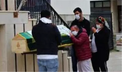 Son dakika haber | Feci kazada ölen kadın son yolculuğuna uğurlandı Son dakika haber | Feci kazada ölen kadın son yolculuğuna uğurlandı
