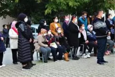 Son dakika haber | Feci kazada ölen kadın son yolculuğuna uğurlandı Son dakika haber | Feci kazada ölen kadın son yolculuğuna uğurlandı