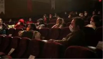 Füsun Demirel, 'Şişman Güzeldir' ile Maltepe'de sahne aldı Füsun Demirel, 'Şişman Güzeldir' ile Maltepe'de sahne aldı