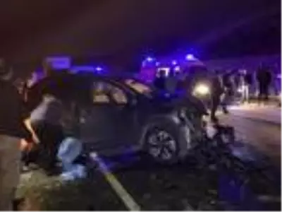 İki otomobilin kafa kafaya çarpıştığı kazada, karı-koca yaşamını yitirdi İki otomobilin kafa kafaya çarpıştığı kazada, karı-koca yaşamını yitirdi