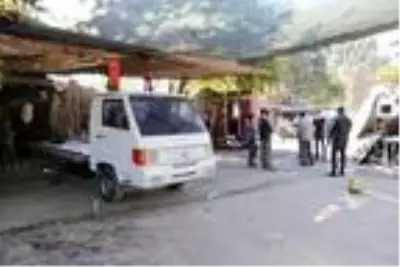Husumetli olduğu kardeşini, atölyesini basıp, bacağından vurdu Husumetli olduğu kardeşini, atölyesini basıp, bacağından vurdu