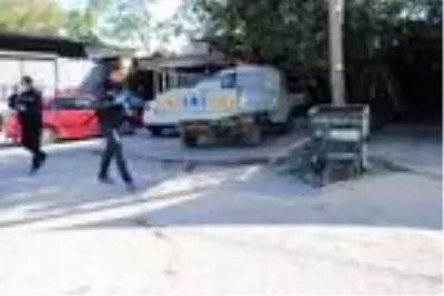 Husumetli olduğu kardeşini, atölyesini basıp, bacağından vurdu Husumetli olduğu kardeşini, atölyesini basıp, bacağından vurdu