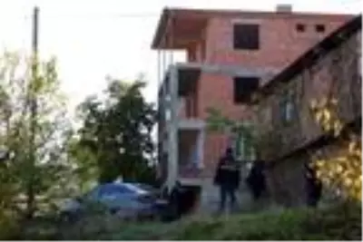 İki grup arasında silahlı kavga: 1 ölü, 1 yaralı İki grup arasında silahlı kavga: 1 ölü, 1 yaralı