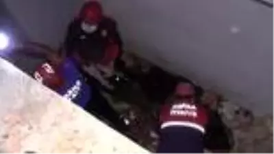 İnşaat boşluğuna düşen kadın yaralandı İnşaat boşluğuna düşen kadın yaralandı