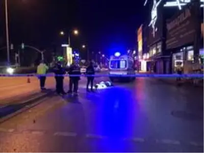 İzmir'de otomobilin çarptığı kişi yaşamını yitirdi İzmir'de otomobilin çarptığı kişi yaşamını yitirdi