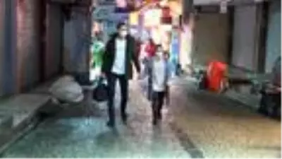 Kadıköy ve Üsküdar'da sokağa çıkma kısıtlaması başladı, sokaklar boşaldı Kadıköy ve Üsküdar'da sokağa çıkma kısıtlaması başladı, sokaklar boşaldı