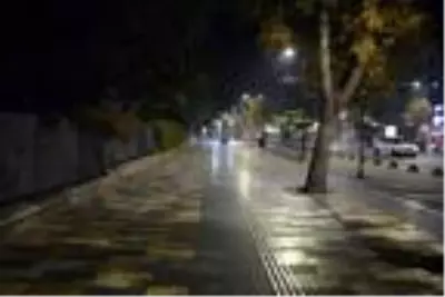 Kahramanmaraş'ta cadde ve sokaklar boş kaldı Kahramanmaraş'ta cadde ve sokaklar boş kaldı