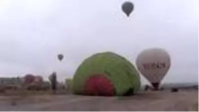 Kapadokya'da balonlar 'sis denizi'nde uçtu Kapadokya'da balonlar 'sis denizi'nde uçtu