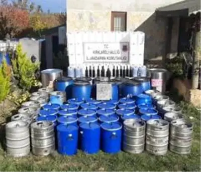 Kırklareli'de 2 ton kaçak şarap ele geçirildi Kırklareli'de 2 ton kaçak şarap ele geçirildi