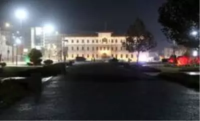 Kısıtlama sonrası tarihi kent meydanında kartpostallık görüntüler oluştu Kısıtlama sonrası tarihi kent meydanında kartpostallık görüntüler oluştu