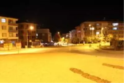 Kısıtlamanın ilk gününde Osmaneli sokakları boş kaldı Kısıtlamanın ilk gününde Osmaneli sokakları boş kaldı