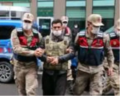 Kız kardeşini öldüren şüpheli, 4 yıl sonra yakalandı Kız kardeşini öldüren şüpheli, 4 yıl sonra yakalandı