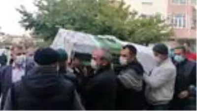 Kızını trafik kazasında kaybeden baba: Kurban olduğum yavrum, gelinlikle gidecekken tabutla gidiyor Kızını trafik kazasında kaybeden baba: Kurban olduğum yavrum, gelinlikle gidecekken tabutla gidiyor