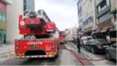 Klima motorunda çıkan yangını itfaiye söndürdü Klima motorunda çıkan yangını itfaiye söndürdü