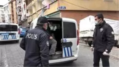 Korona virüs temaslı pazarcı kardeşler satış yaparken yakalandı Korona virüs temaslı pazarcı kardeşler satış yaparken yakalandı