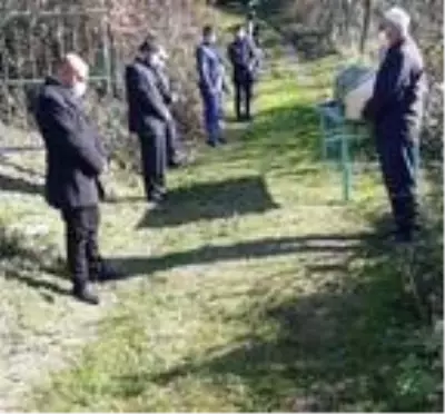 Koronavirüs tedavisi gören çift, bir gün arayla öldü Koronavirüs tedavisi gören çift, bir gün arayla öldü