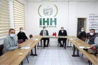 Kütahya'da 200 aileye gıda yardımı Kütahya'da 200 aileye gıda yardımı