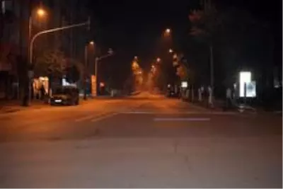 Malatya'da cadde ve sokaklar boş kaldı Malatya'da cadde ve sokaklar boş kaldı