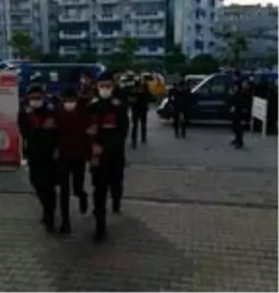 Mandalina bahçesinde bulunan cesede 3 gözaltı Mandalina bahçesinde bulunan cesede 3 gözaltı