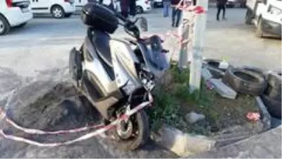Motosiklet, otomobile çarptı... O anlar kamerada Motosiklet, otomobile çarptı... O anlar kamerada
