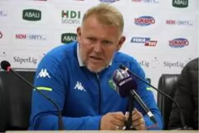 Prosinecki: 'Rakipten daha iyi oynayarak maçı kaybediyoruz' Prosinecki: 'Rakipten daha iyi oynayarak maçı kaybediyoruz'