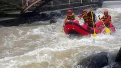 Şırnaklı sporcular rafting eğitimleri için Rize'de Şırnaklı sporcular rafting eğitimleri için Rize'de