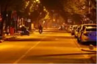 Sokaklar motorcu kuryelere kaldı Sokaklar motorcu kuryelere kaldı