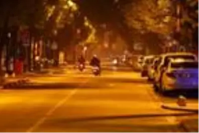 Sokaklar motorcu kuryelere kaldı Sokaklar motorcu kuryelere kaldı