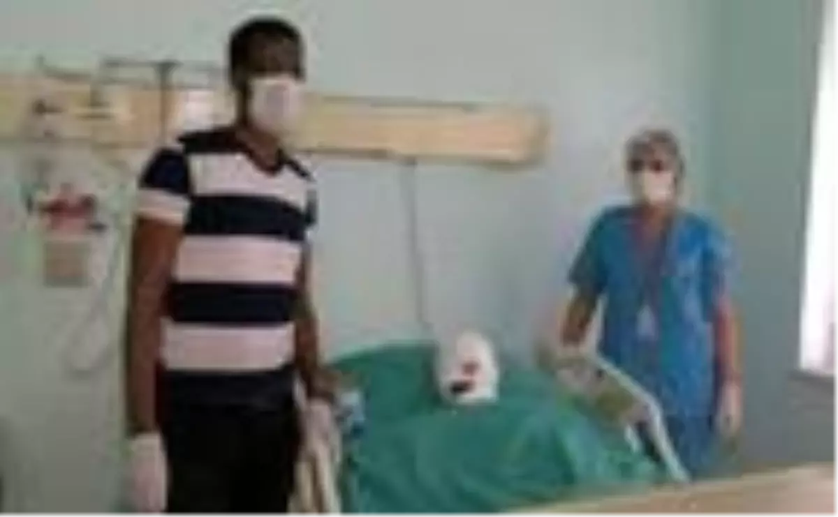 Somalili genç kız Türk doktorlarına emanet