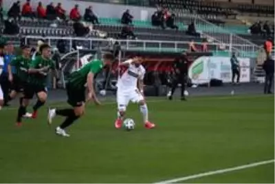 Süper Lig: Denizlispor: 0 Gaziantep FK: 1 (Maç devam ediyor) Süper Lig: Denizlispor: 0 Gaziantep FK: 1 (Maç devam ediyor)